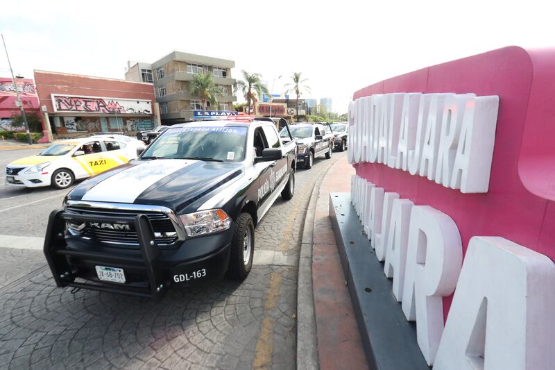 Autoridades tapatías señalaron que realizarán operativos de vigilancia para evitar que más personas sigan realizando el cierre del puente, una de las principales vialidades de Guadalajara.