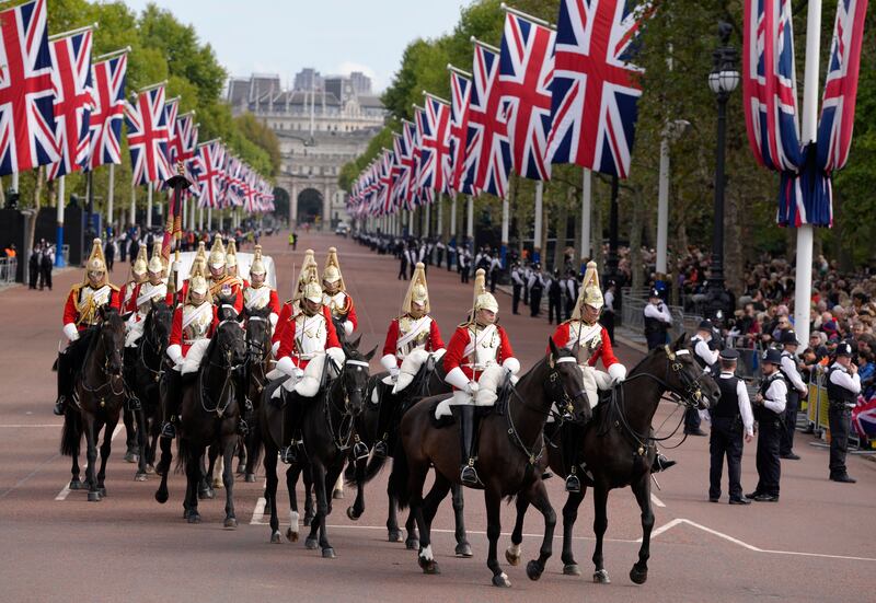 Reina sale por última vez de Palacio de Buckingham