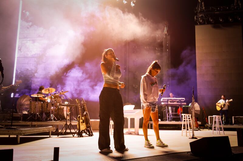 Publimetro acompañó a Ashley y Hanna durante sus conciertos en Guadalajara, y compartieron cada momento en el backstage.