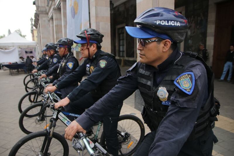 Policías en bicicleta