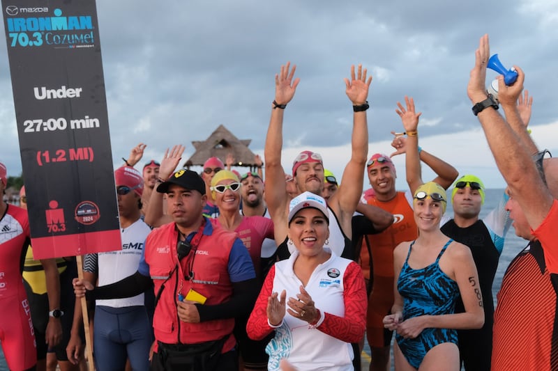 Mara Lezama da banderazo de salida a competencia deportiva ‘IRONMAN 70.3’