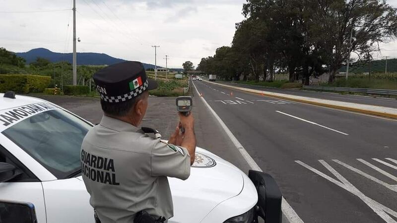 En estas vacaciones recuerda respetar los límites de velocidad en la carretera.