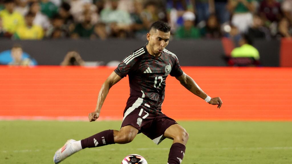 Orbelín Pineda podría regresar al futbol mexicano.