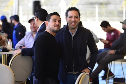 Pasión por la tecnología y la velocidad se vivió en el Autódromo Hermanos Rodríguez, donde se presentó el automóvil capaz de saltar y girar sobre su eje.