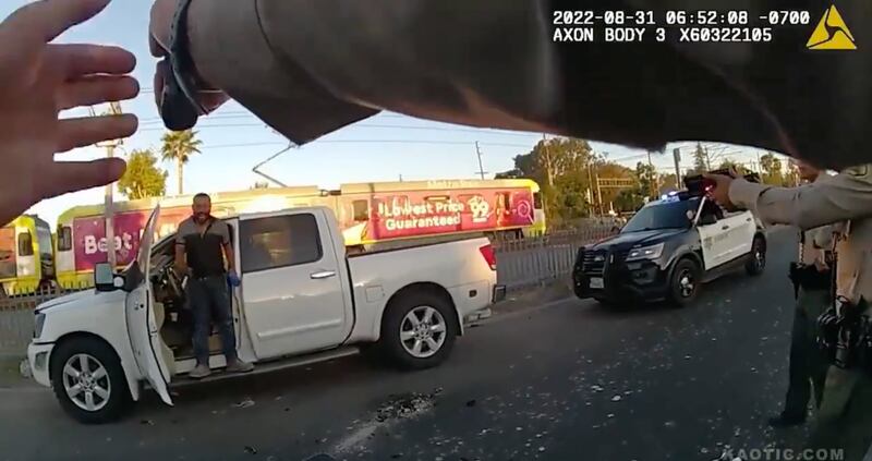 Policías de Los Angeles dispararon a un hombre que portaba un machete