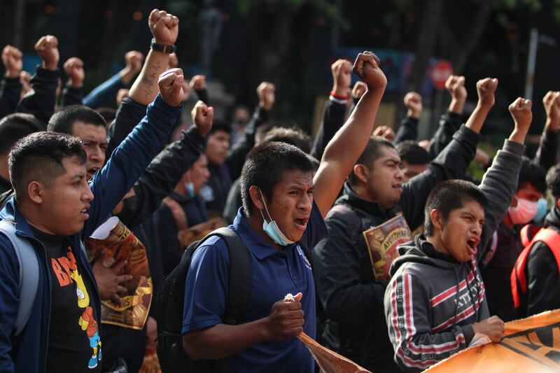 Marcha por los 8 años de Ayotzinapa