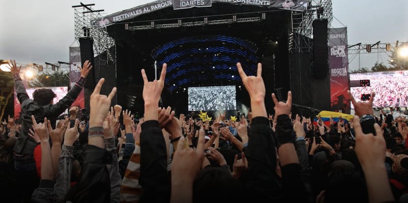 Una persona perdió una pierna en pleno concierto de rock