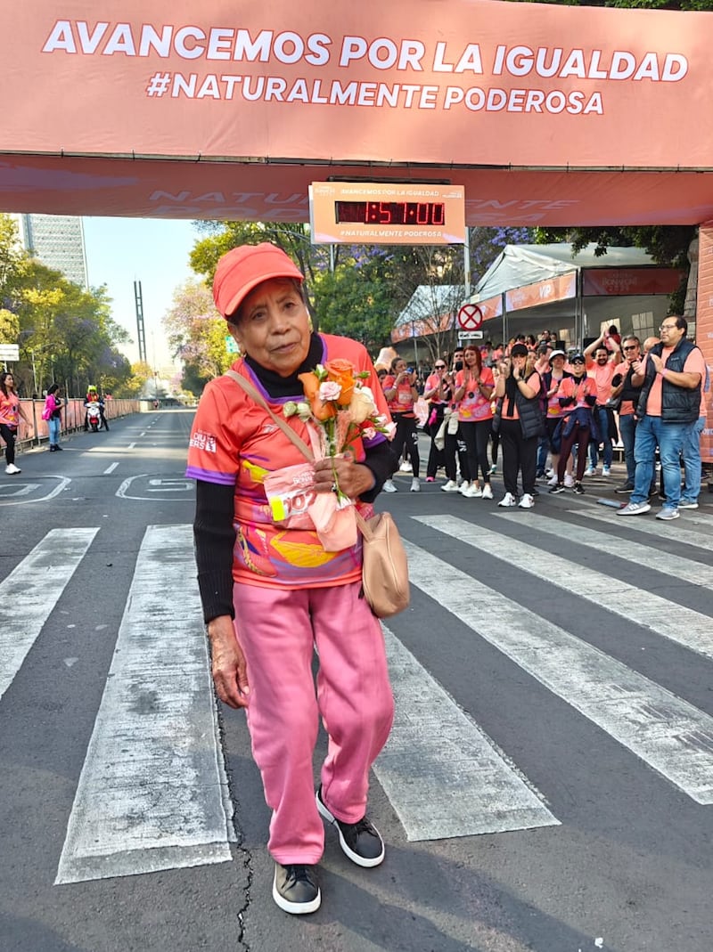 La 21ª edición de la Carrera Bonafont reunió a miles de mujeres en un recorrido de 5 km por la CDMX, impulsadas por el lema #KilómetrosQueNosMueven y un fuerte mensaje de igualdad y superación personal.