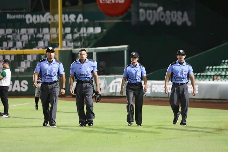 Julissa Iriarte está presente en el duelo de los Olmecas I LMB (Cortesía)