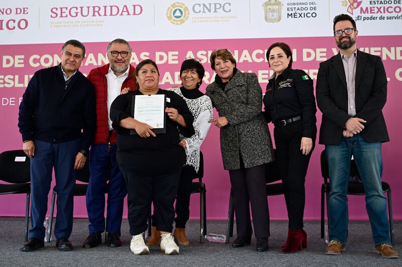 Entregan viviendas a damnificados por desgaje del cerro del Chiquihuite