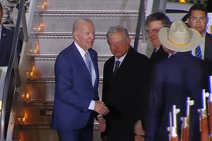 Biden y AMLO se encuentran en el Aeropuerto Felipe Ángeles