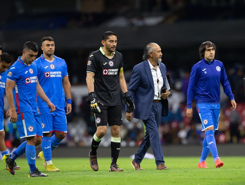 Potro Gutiérrez sería destituido como entrenador de Cruz Azul.