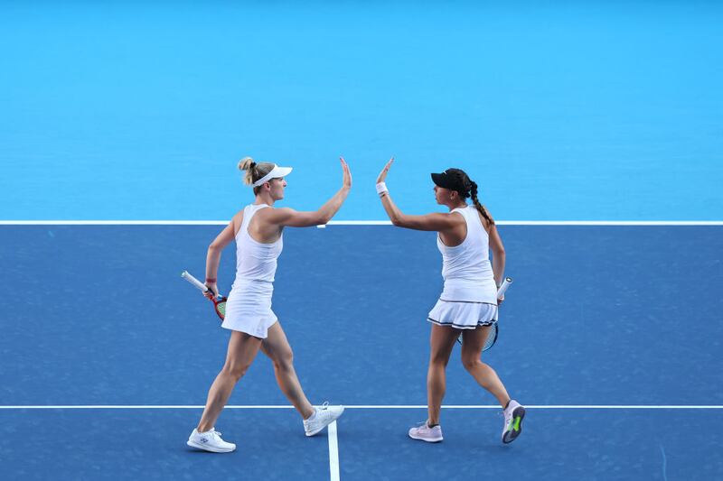 Gabriela Dabrowski (izquierda) y Giuliana Olmos en Tokio