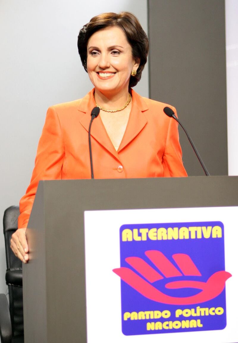 MEXICO, D.F., 06JUNIO2006.- Patricia Mercado, candidata a la presidencia de la República por el Partido Alternativa,  durante su participación en el segundo debate entre los candidatos presidenciables realizado en el World Trade Center.
FOTO: IFE/CUARTOSCURO.COM