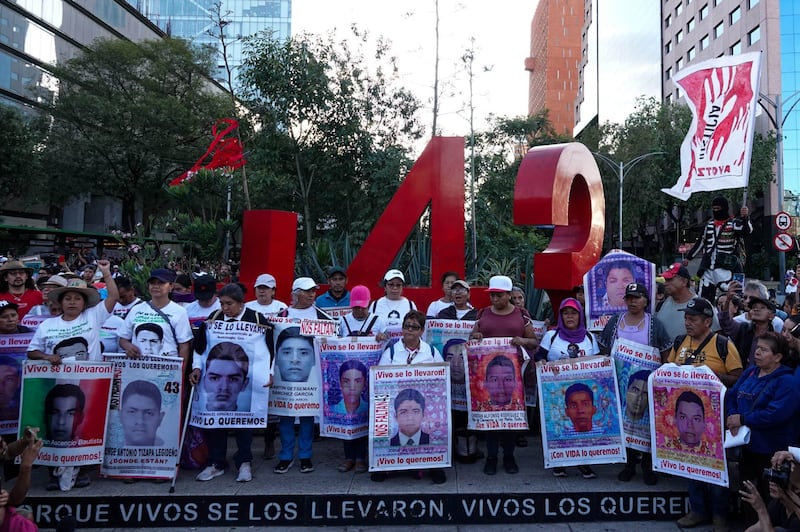 A 9 años de la desaparición de normalistas de Ayotzinapa, continúa reclamo de justicia