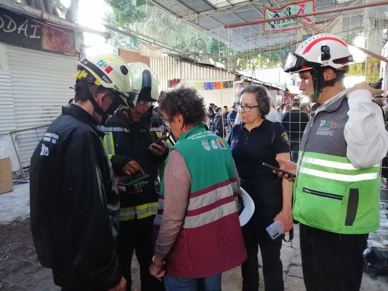 Incendio en bodega de calzado en Tepito