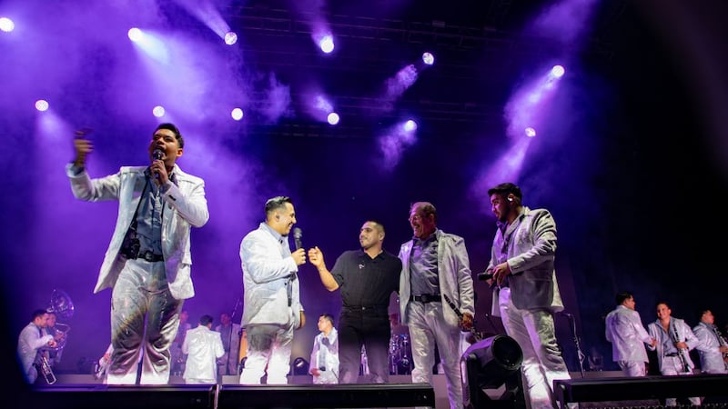 La Arrolladora Banda El Limón