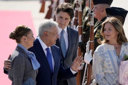 Arribo del primer ministro de Canada, Justin Trudeau y su esposa Sophie Grégoire al AIFA.