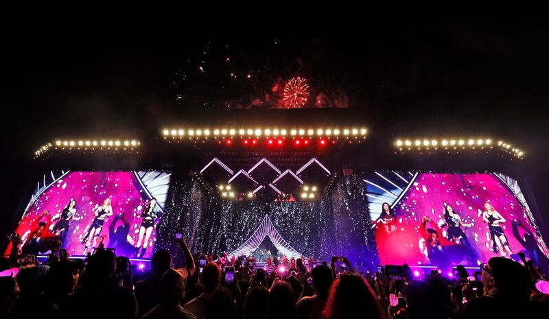 La girl band surcoreana dio una muestra de la producción que traerá a México, durante su show en Coachella.