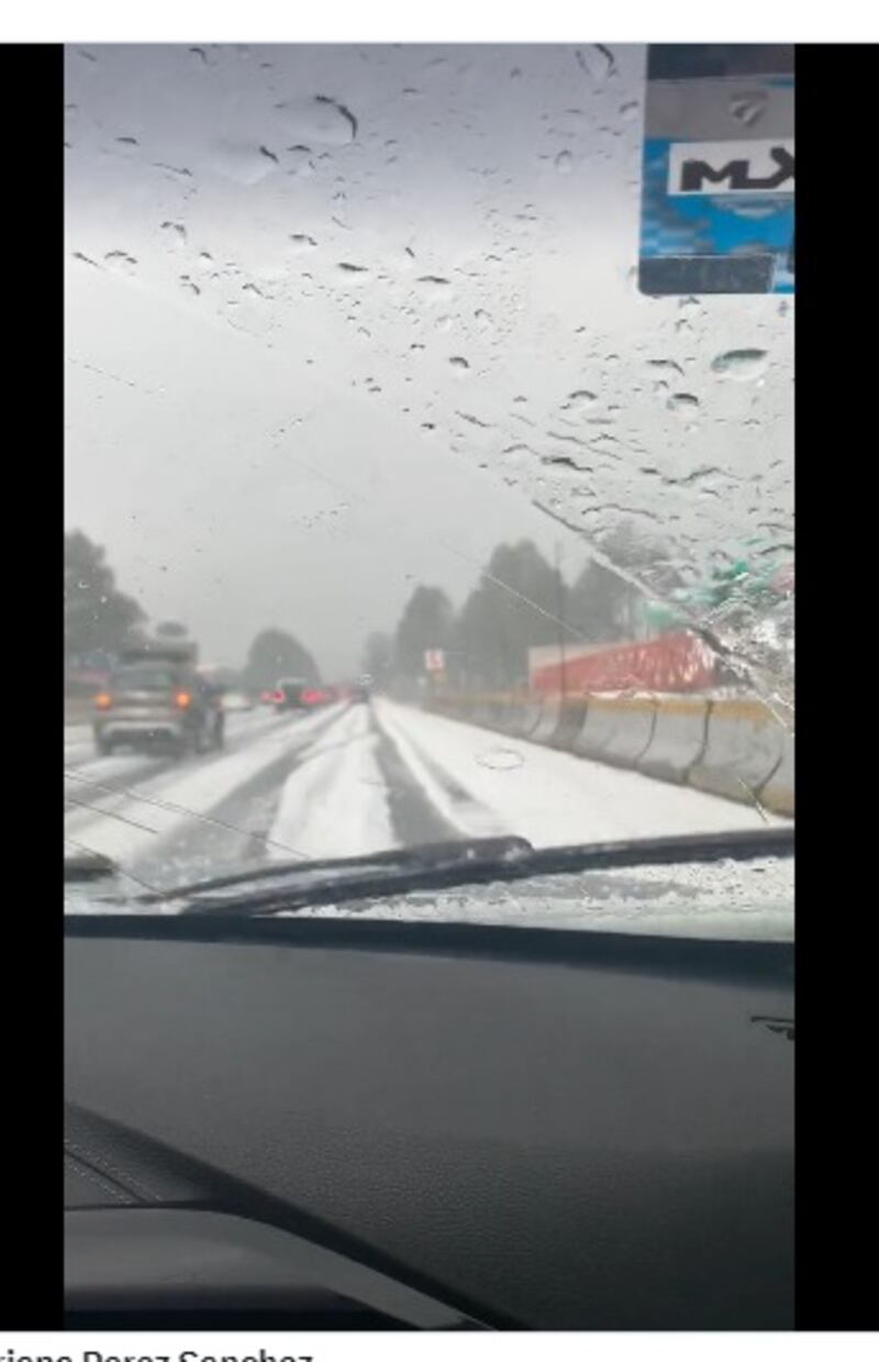 Granizada en la México-Cuernavaca sorprende a automovilistas