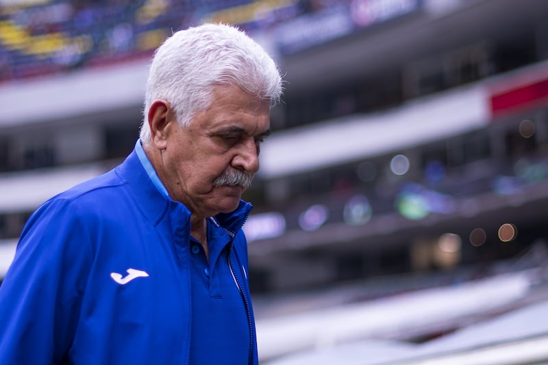 Ricardo Ferretti no se preocupa por un posible cese