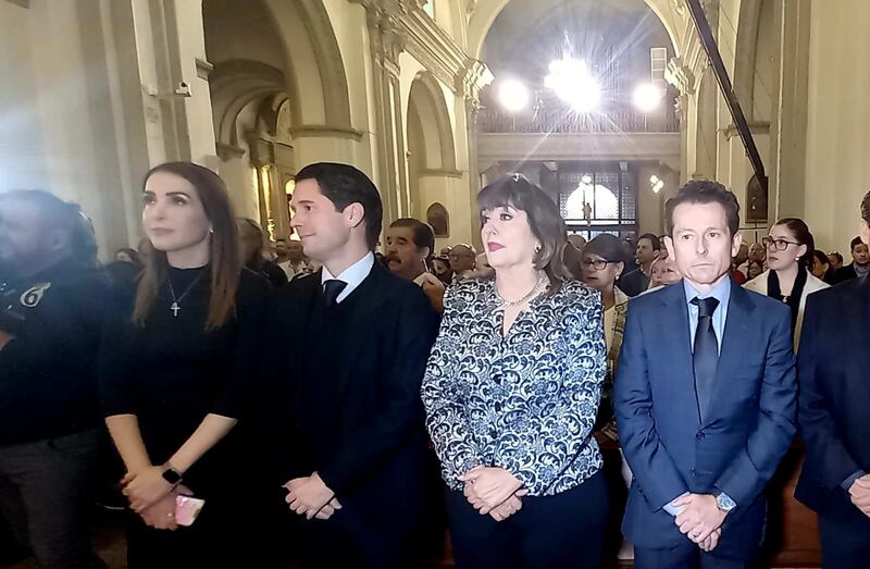 Azucena Uresti, Jesús González, María Julia Lafuente y Francisco González.