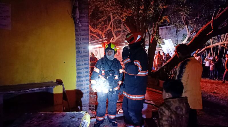 Además de bomberos zapopanos, en la emergencia intervinieron tragahumos del Estado y de Guadalajara.