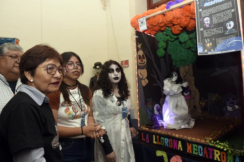 BUAP celebra el tradicional concurso de robótica Cocotrón 2024