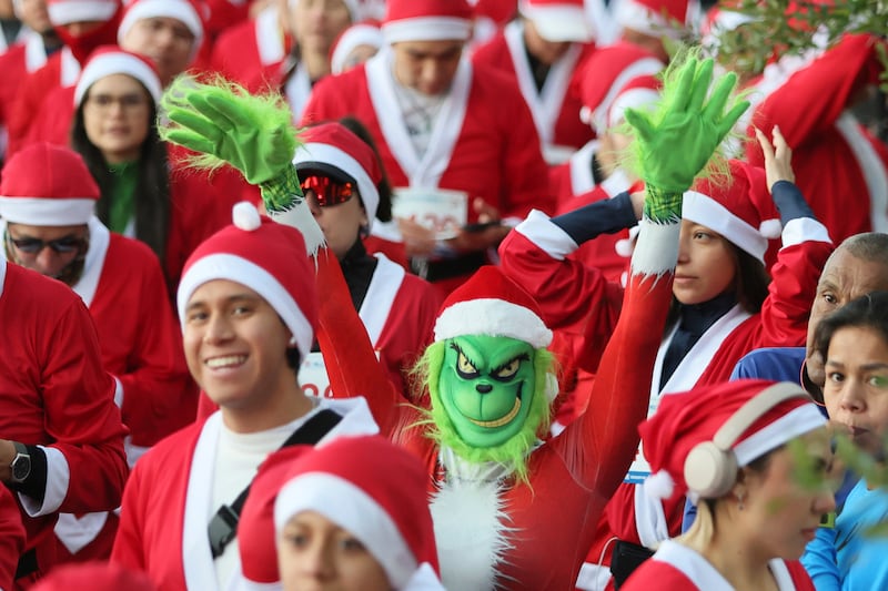 The Santa Run 2024: Las mejores fotos de la carrera de Santa Claus en CDMX; revive la magia navideña