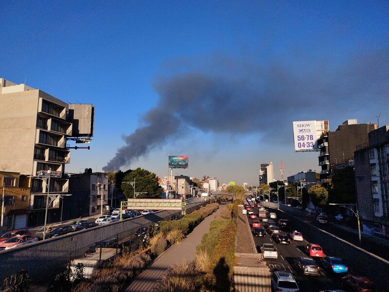 Incendio en bodega de calzado en Tepito