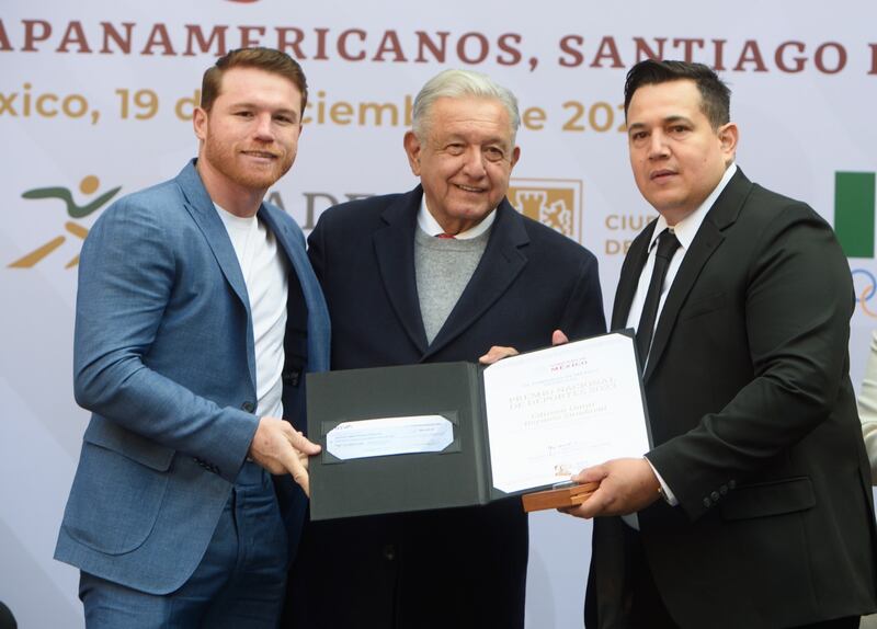 AMLO, Canelo y Eddy Reynoso