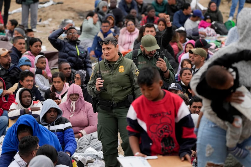 Las imágenes muestran el drama de miles de personas que esperan  en la frontera de México y Estados Unidos para cruzar al norte.