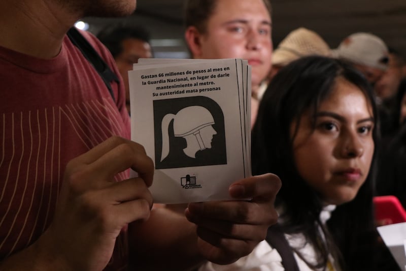 Guarida Nacional: manifestantes reprochan su presencia en el Metro