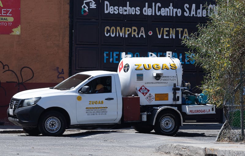 CIUDAD DE MÉXICO, 27FEBRERO2022.- Se incrementa el costo del Gas Licuado de Petroleo (LP) de 32 centavos por kilogramo en la Ciudad de México y el Estado de México como consecuencia del alza de precios internacionales en los energéticos.  FOTO: EDGAR NEGRETE/CUARTOSCURO.COM