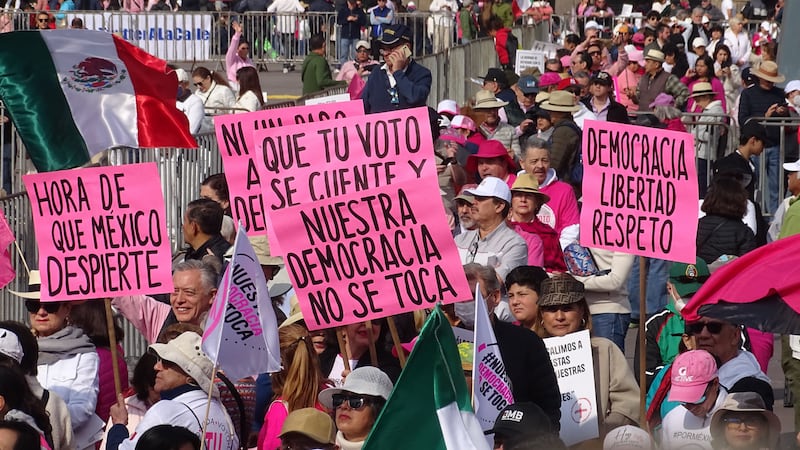 Fotos-marcha-democracia-INE-2024