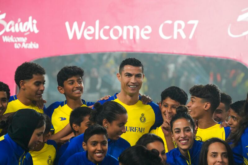 Cristiano Ronaldo fue ovacionado en su presentación como jugador del Al Nassr.