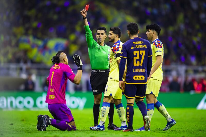 Adonai Escobedo pitó la final de América vs Tigres