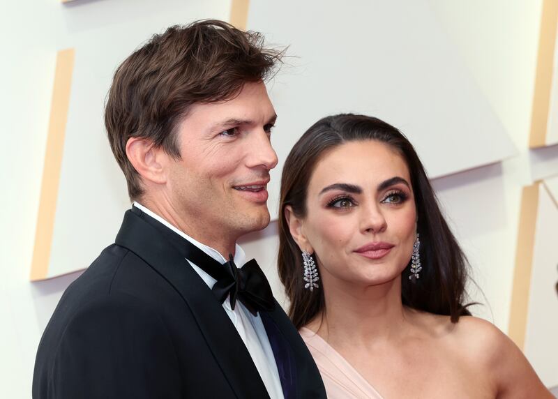 Ashton Kutcher y Mila Kunis. / Foto: David Livingston/Getty Images.