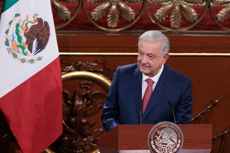 Cuauhtémoc, Ciudad de México, México, 5 de febrero de 2024. 
Andrés Manuel López Obrador, presidente Constitucional de los Estados Unidos Mexicanos encabeza la exposición de Iniciativas de reforma a la Constitución en el Recinto Parlamentario de Palacio Nacional. Lo acompaña Beatriz Gutiérrez Mueller, esposa del presidente Constitucional de los Estados Unidos Mexicanos. 
Foto: Presidencia