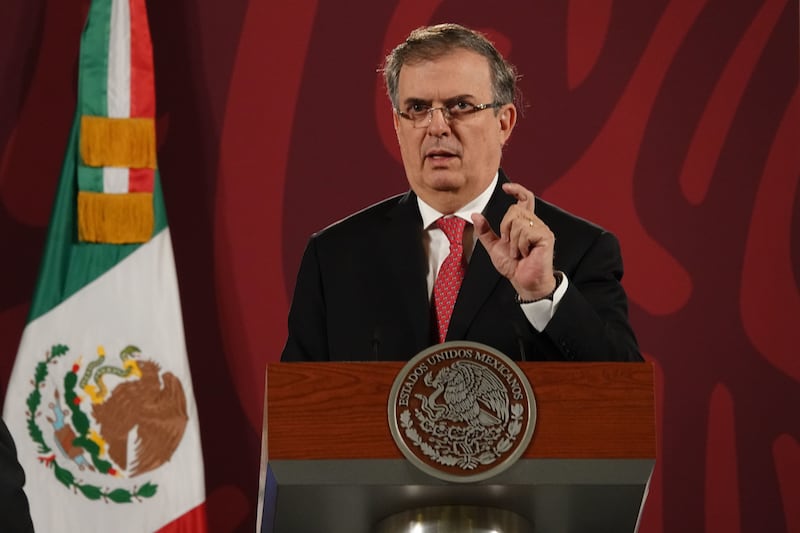 Marcelo Ebrard visita Guanajuato aunque sin reunirse con gobernador ni gabinete.