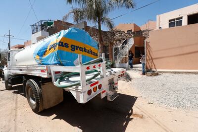 A las personas que se queden sin agua, podrán solicitar el servicio gratuito por medio de pipas.