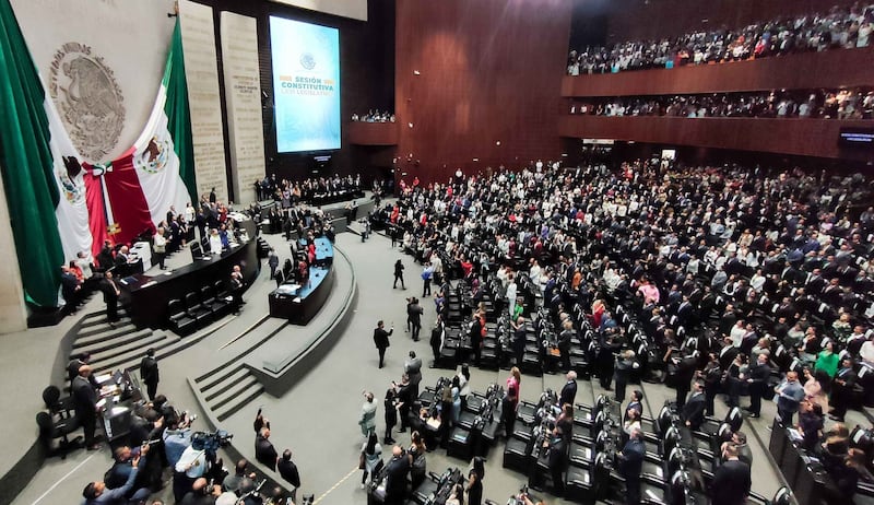 Sesión general de congreso en San Lázaro