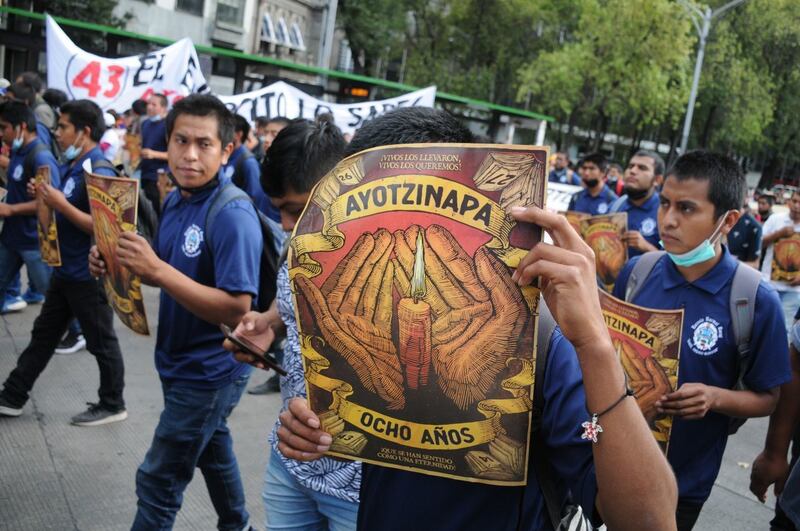 Marcha por los 8 años de Ayotzinapa