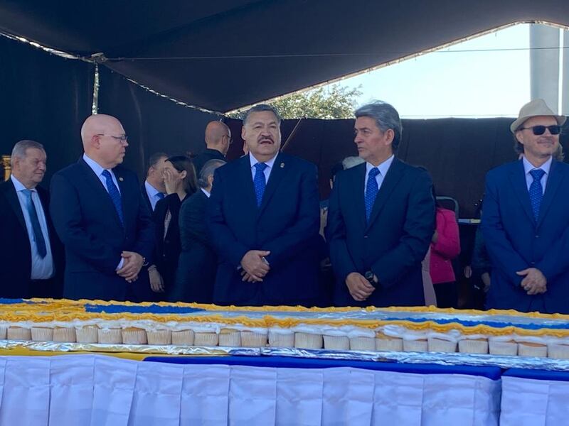 Guzmán encabezó la celebración en la explanada de Rectoría.