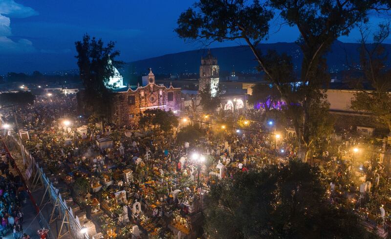 De Xochimilco a Atlixco, prepárate para escuchar las leyendas más escalofriantes, caminar entre catrinas monumentales y “cenar” con La Llorona en una trajinera