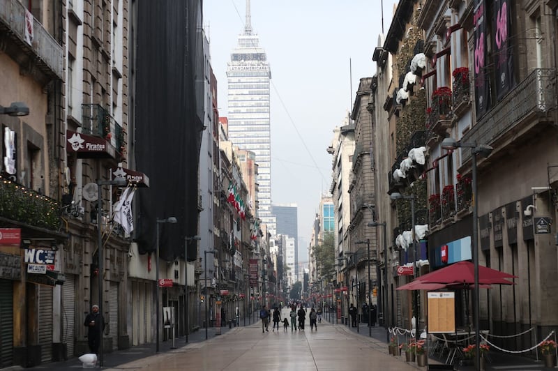 Calles de la CDMX lucen desiertas en Navidad del 2023