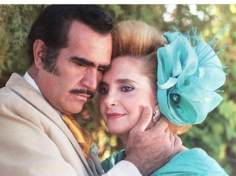 “Cuando le pedí que fuera mi novia me rechazó”: La historia de Amor de Vicente Fernández y doña Cuquita