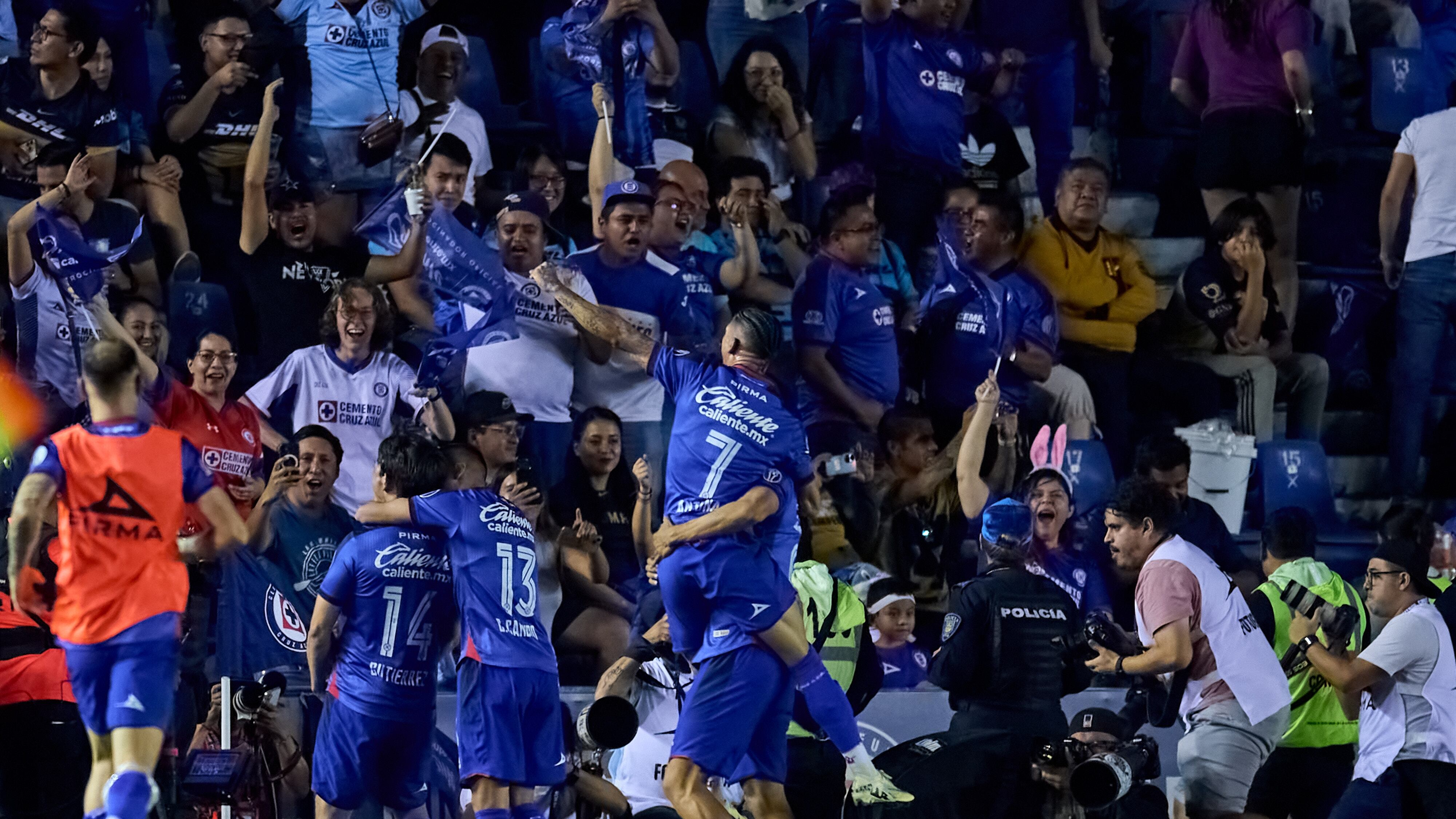 Cruz Azul enfrentará a Monterrey en semifinales.