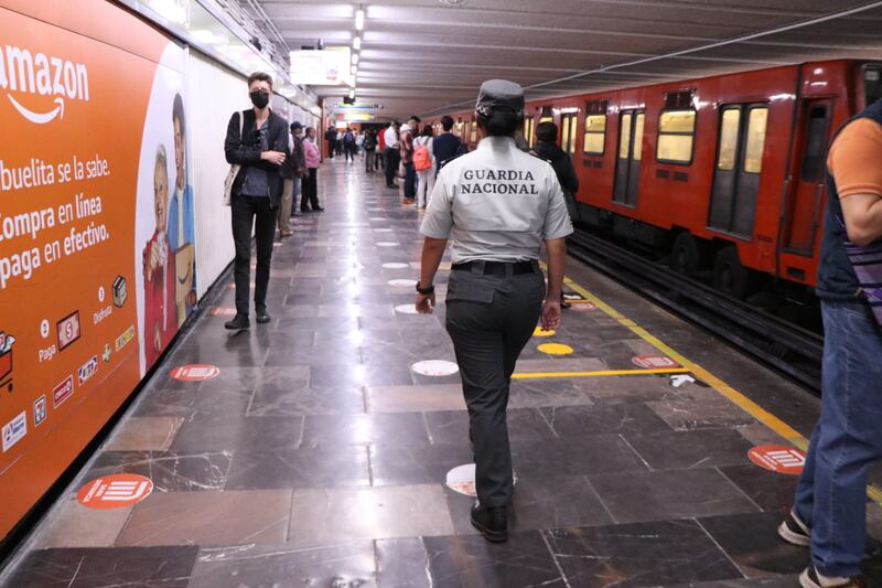 Los elementos comenzaron a desplegarse en diferentes estaciones del sistema de transporte. (Especial)