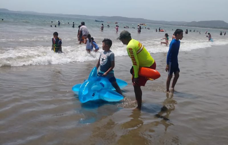 Voluntarios de Protección Civil Jalisco mantendrán los operativos en destinos de playa durante la semana de Pascua.